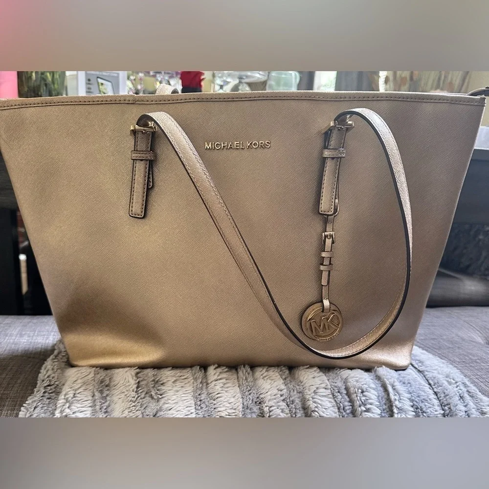NWT Michael Kors Gold Jet Setter Tote Handbag - Picture 6 of 6